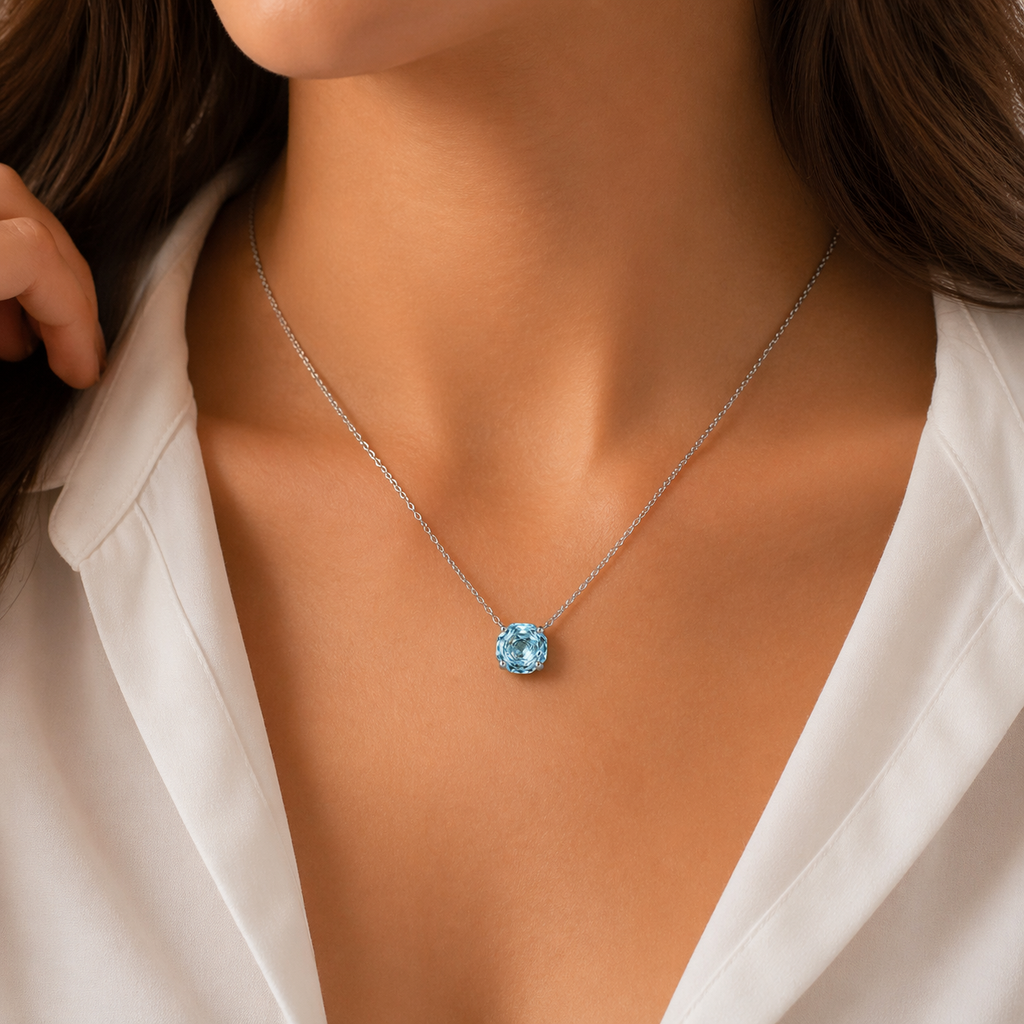 .ESSENCE Ocean Light Necklace