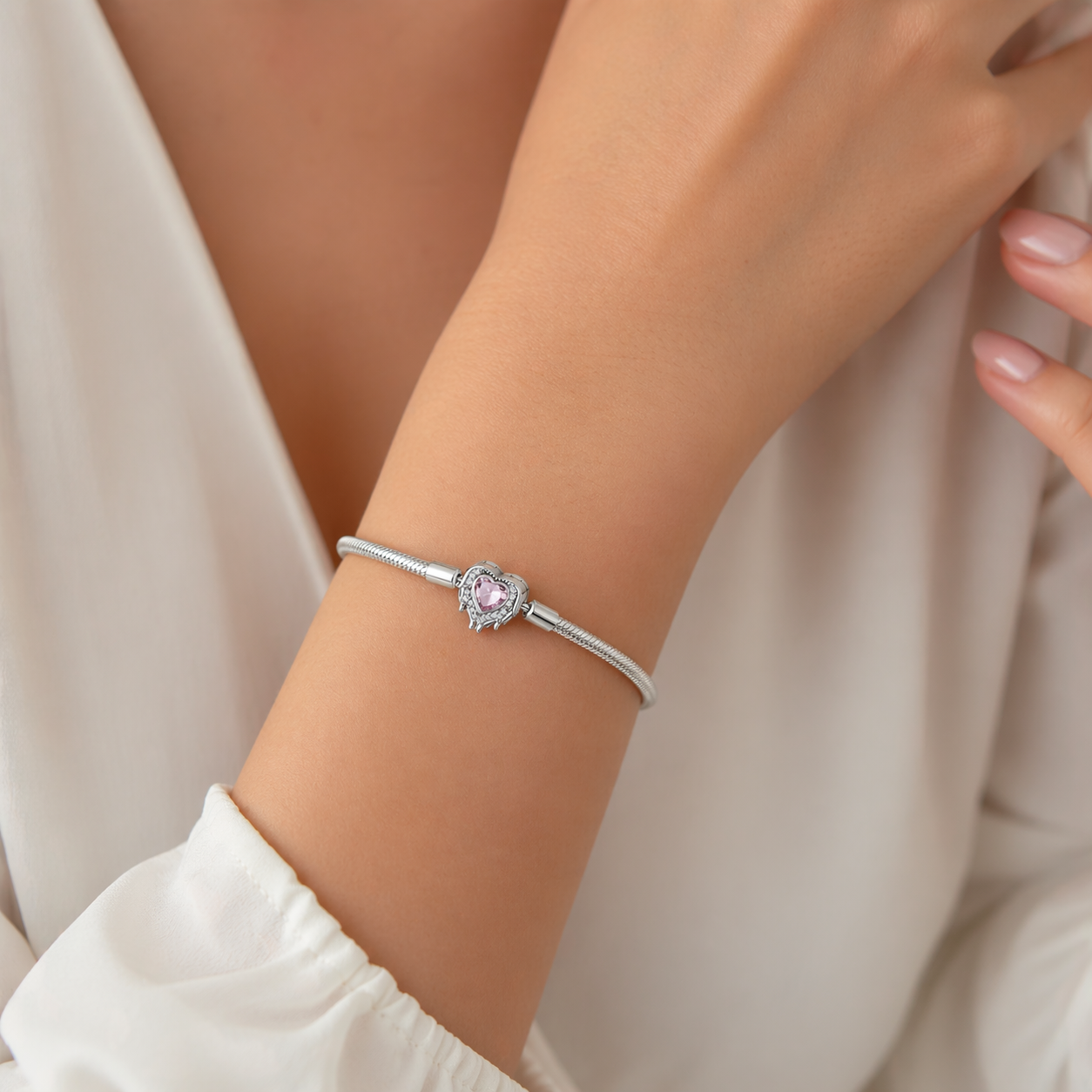.ESSENCE Heart of Grace Bracelet