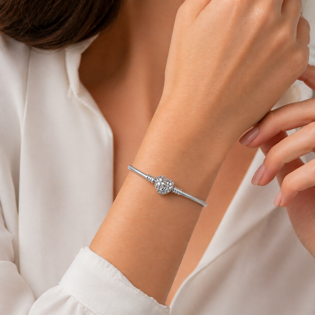 .ESSENCE Eternal Heart Bracelet
